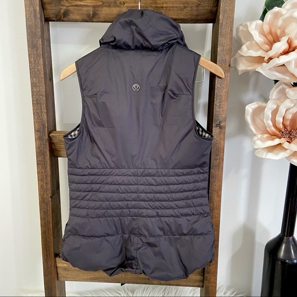 Lululemon Fluffin Awesome down filled vest sz 6 - Picture 4 of 5